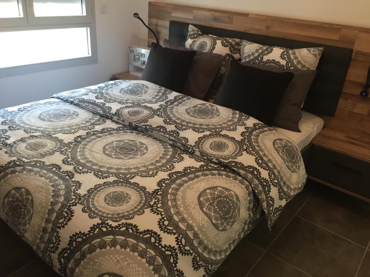 Appartement Neuf Moderne Avec Piscine Puget-sur-Argens Exterior foto
